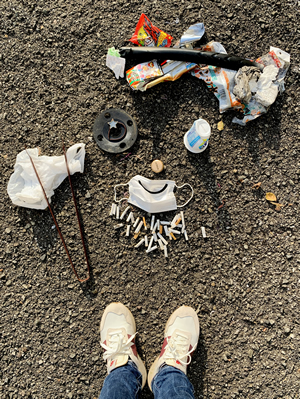 ごみ拾いの写真